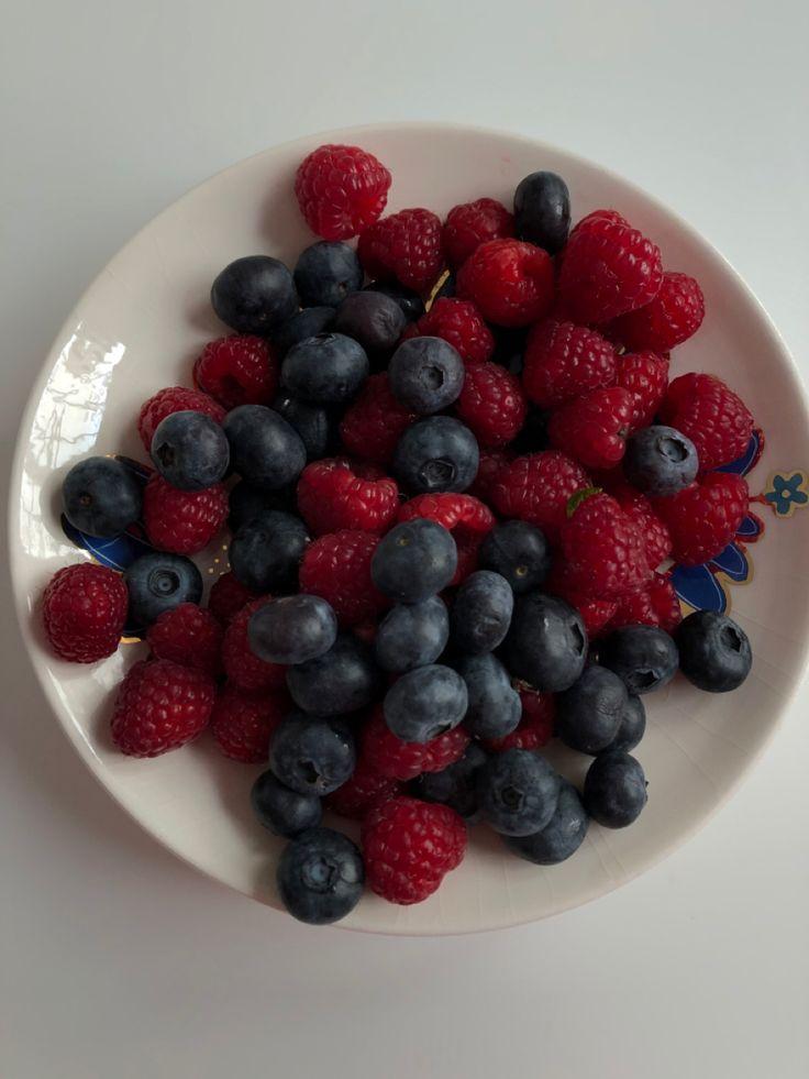 Artisanal Berry Selection: Farm to Table Treats
